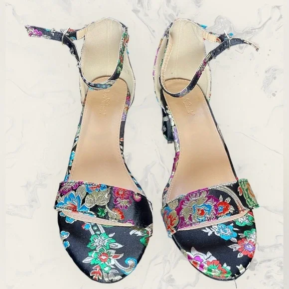 Lov Mark sandals Size 7 NWOT - Picture 2 of 7